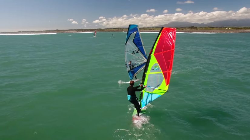 Screenshotter TaranakiWindsurfingWaveClassic20184KHD 2’51”