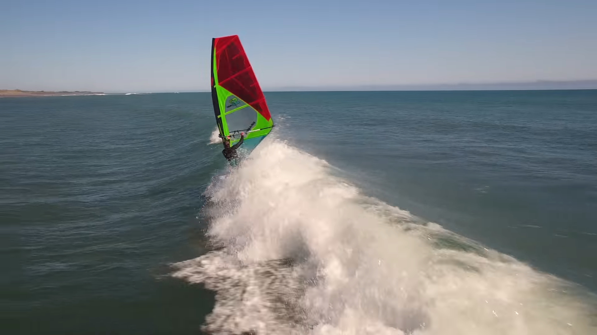 Screenshotter TaranakiWindsurfingWaveClassic20184KHD 3’16”